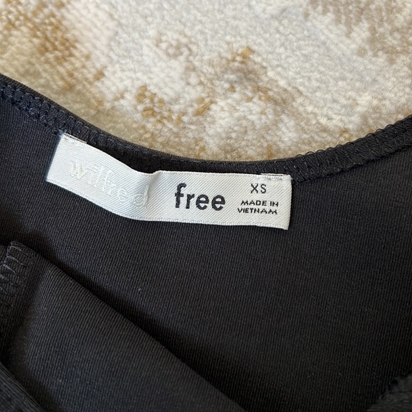 Aritzia Wilfred Free Red Scoop Neck Sleeveless Bodysuit Sz XS - Picture 7 of 9